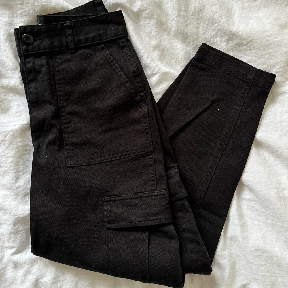 Aritzia Wilfred Free Black Modern Cargo Pant